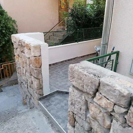 Luna Apartment