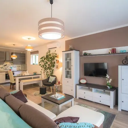 Luna Apartamento Šibenik